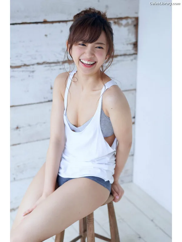 Arisa Komiya photo 1 of 296