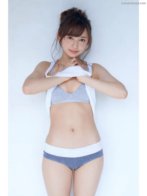Arisa Komiya photo 6 of 296