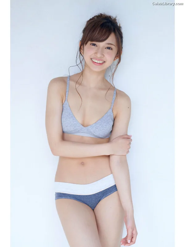Arisa Komiya photo 9 of 296