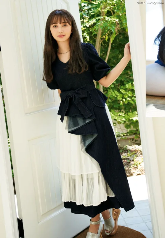 Arisa Komiya photo 12 of 296