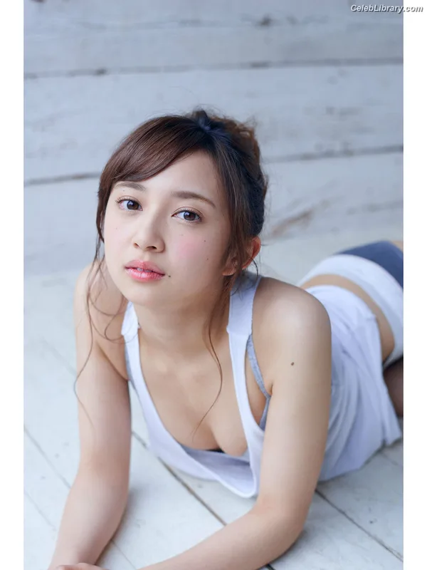Arisa Komiya photo 14 of 296