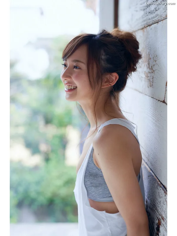 Arisa Komiya photo 19 of 296