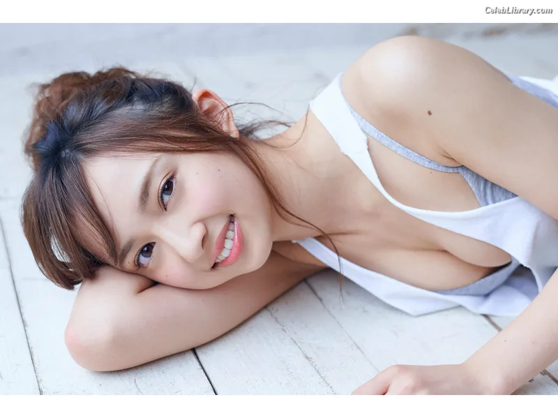 Arisa Komiya photo 24 of 296