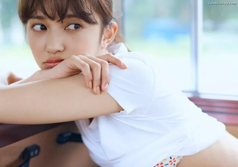 Arisa Komiya photo 21 of 296