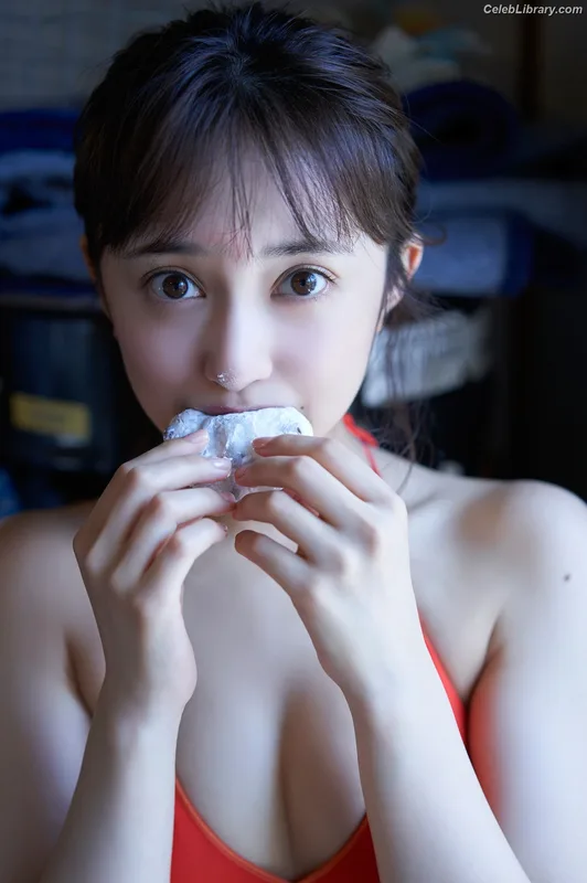 Arisa Komiya photo 2 of 296