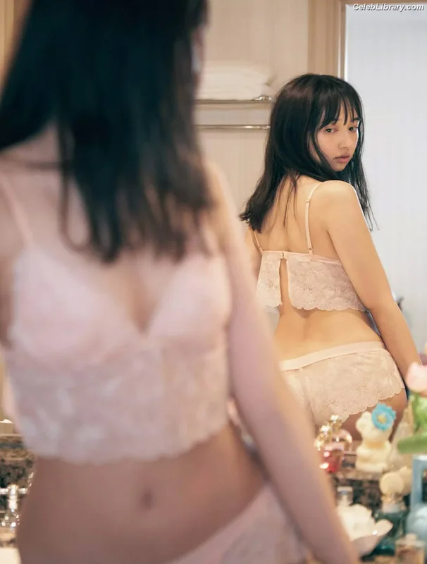 Arisa Komiya photo 8 of 296