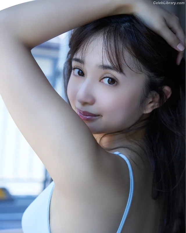 Arisa Komiya photo 9 of 296