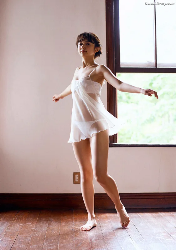 Arisa Komiya photo 16 of 296