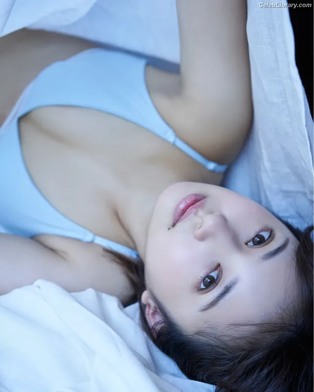 Arisa Komiya photo 15 of 296