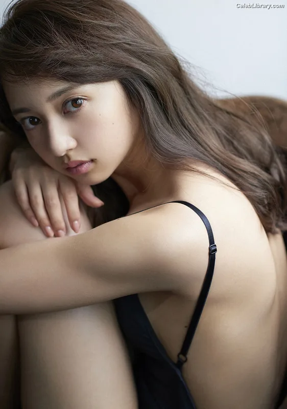Arisa Komiya photo 17 of 296