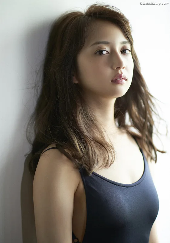 Arisa Komiya photo 18 of 296