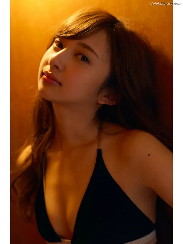 Arisa Komiya photo 24 of 296
