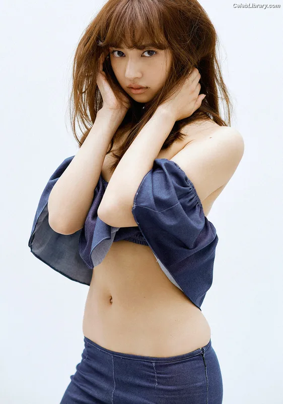 Arisa Komiya photo 6 of 296
