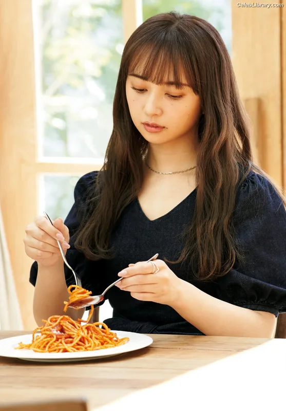 Arisa Komiya photo 7 of 296