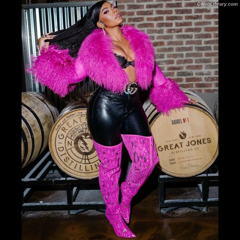 Ashanti photo 13 of 295