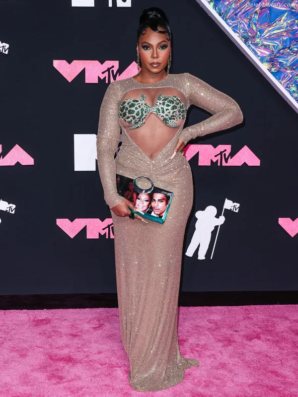 Ashanti photo 12 of 295