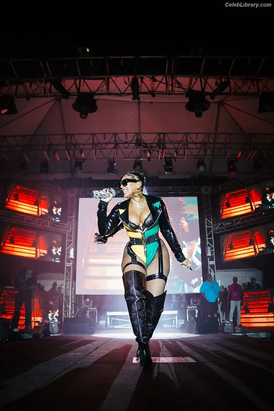 Ashanti photo 18 of 295