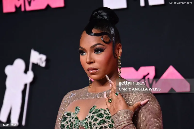 Ashanti photo 20 of 295