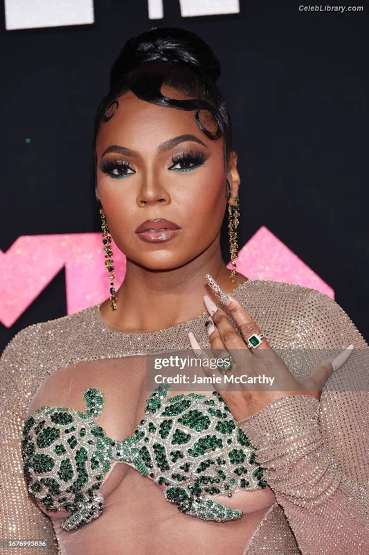 Ashanti photo 22 of 295