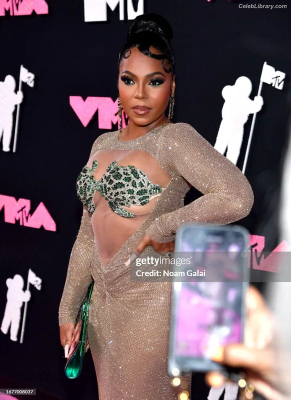 Ashanti photo 2 of 295