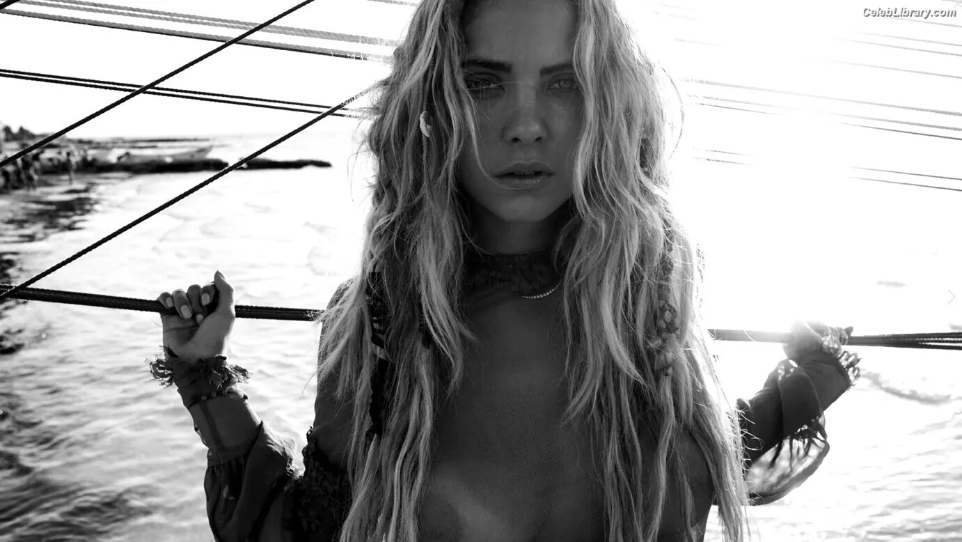 Ashley Benson photo 13 of 919