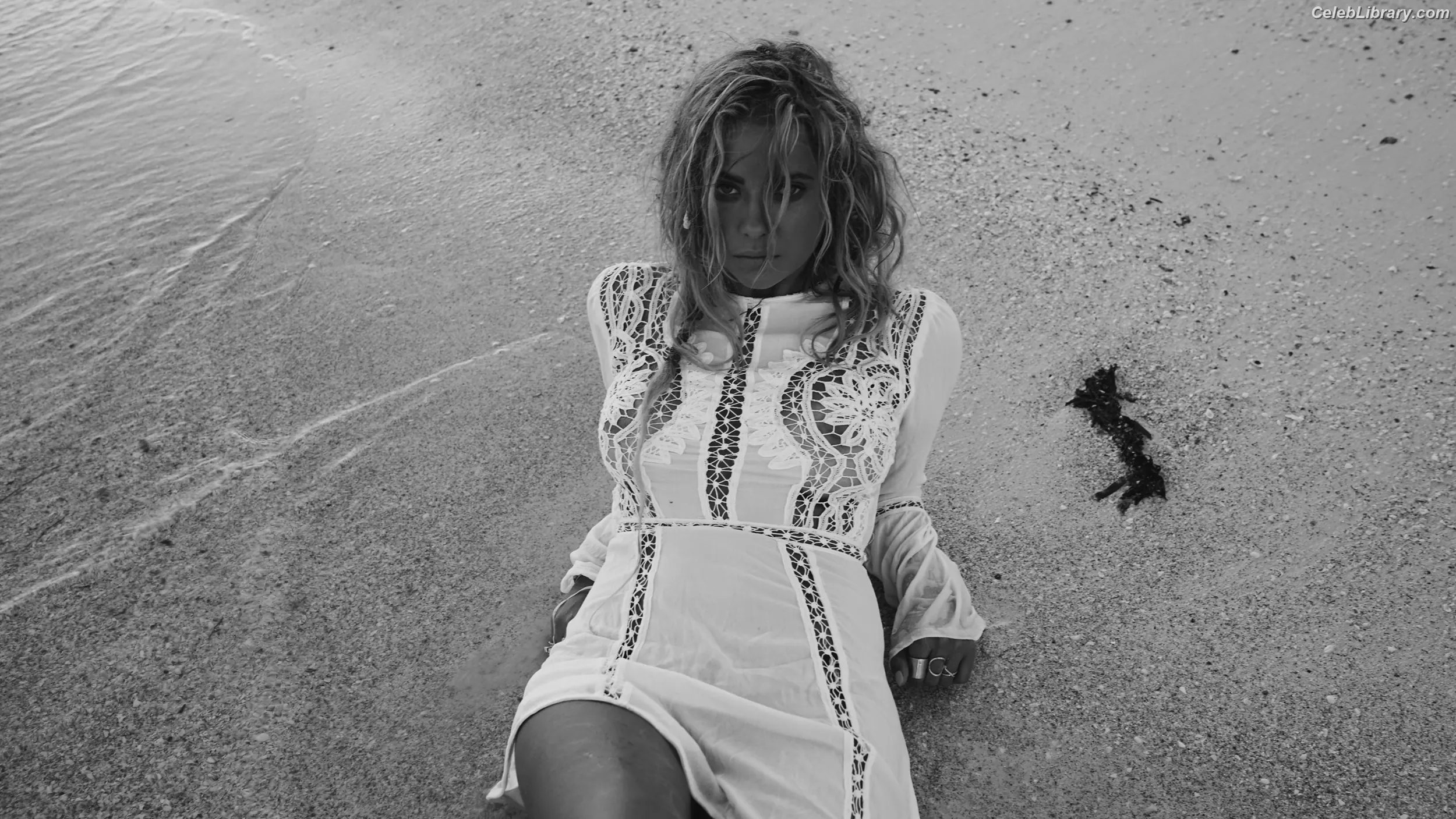 Ashley Benson photo 6 of 919