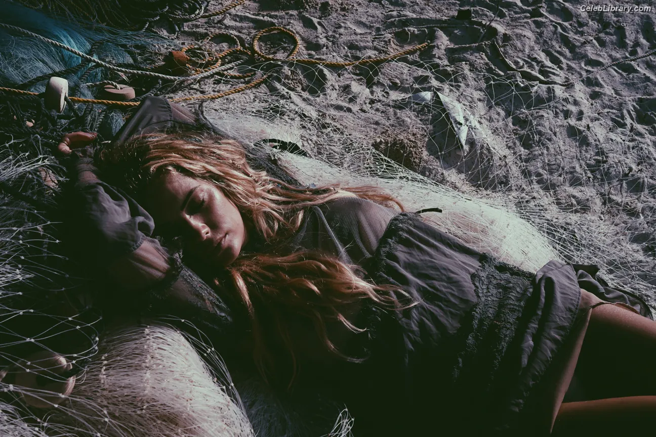 Ashley Benson photo 14 of 919