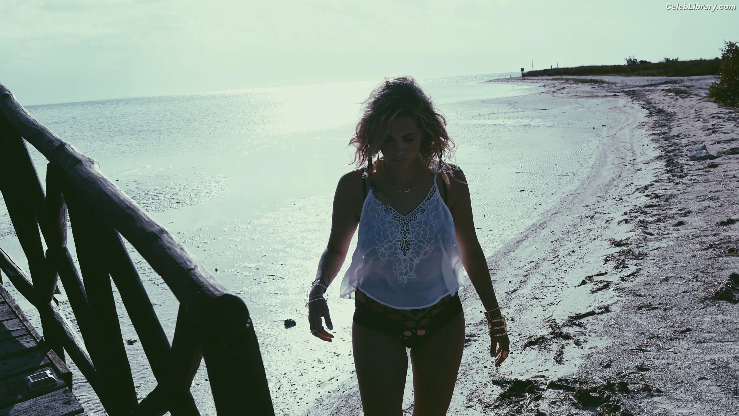 Ashley Benson photo 1 of 919