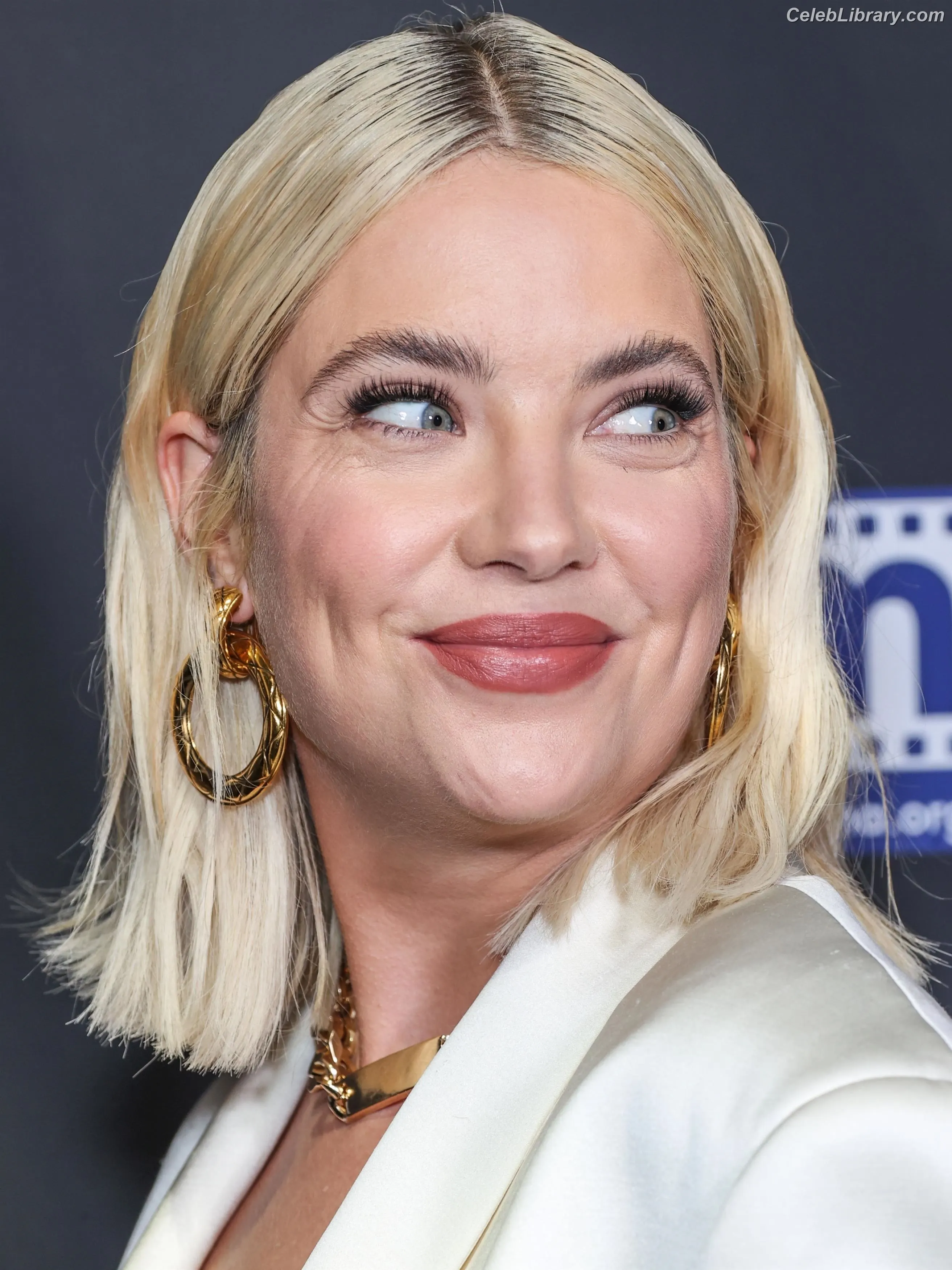 Ashley Benson photo 24 of 919