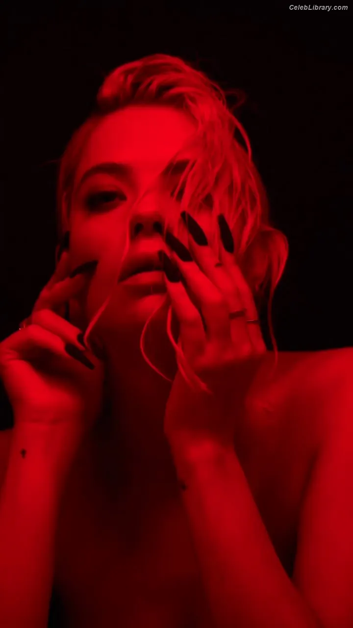 Ashley Benson photo 20 of 919