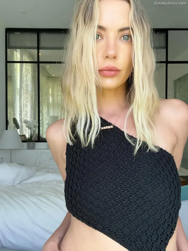 Ashley Benson photo 11 of 920