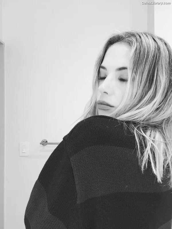 Ashley Benson photo 4 of 920