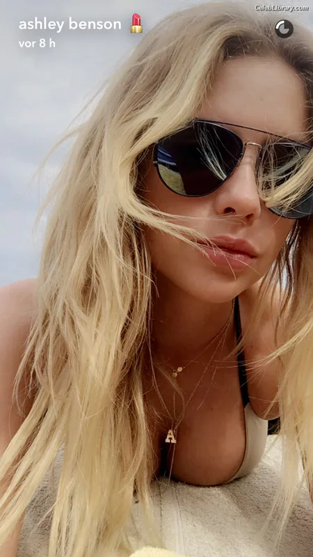 Ashley Benson photo 3 of 920