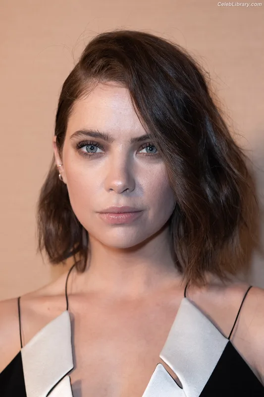 Ashley Benson photo 2 of 920