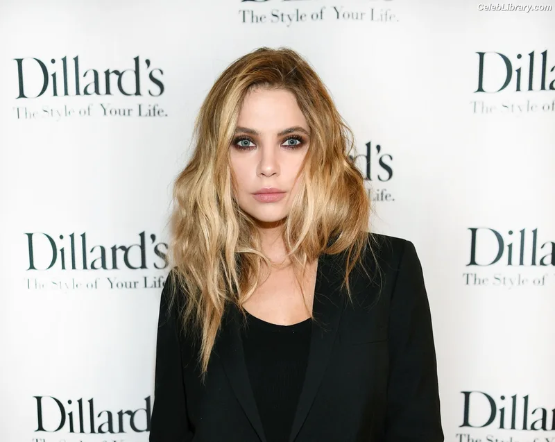 Ashley Benson photo 14 of 920
