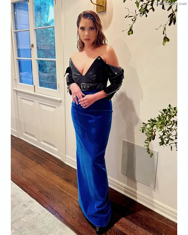 Ashley Benson photo 17 of 920