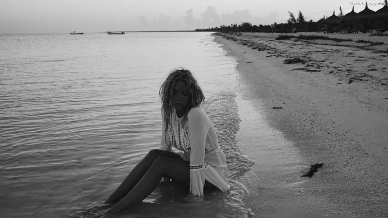 Ashley Benson photo 8 of 920