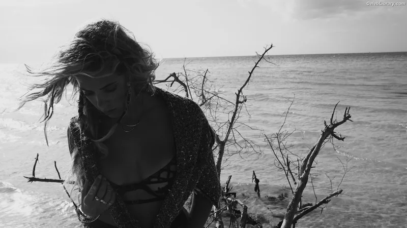 Ashley Benson photo 15 of 920