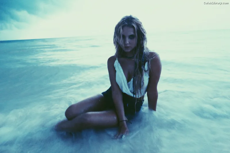 Ashley Benson photo 10 of 920