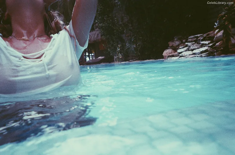 Ashley Benson photo 5 of 920