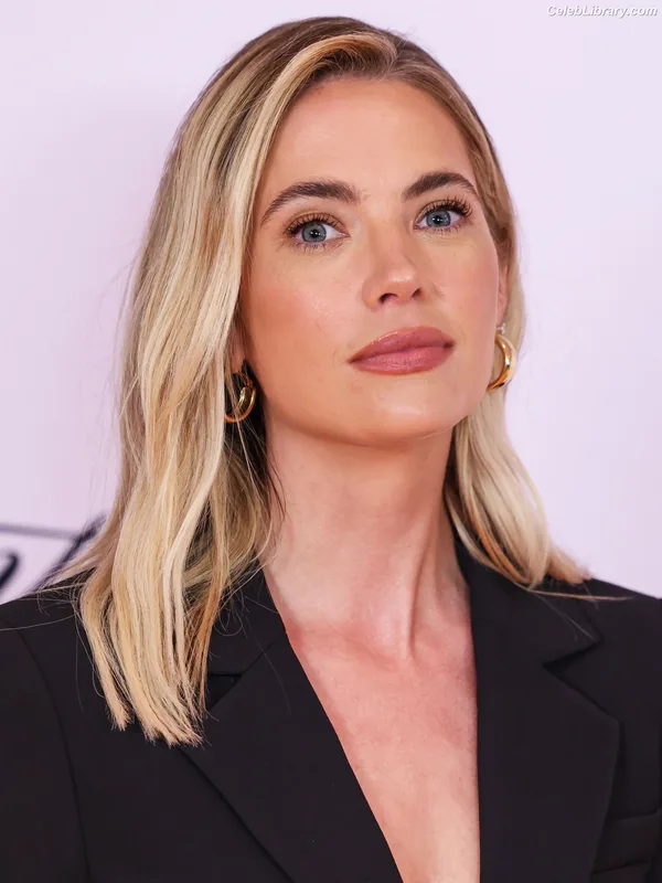 Ashley Benson photo 19 of 920