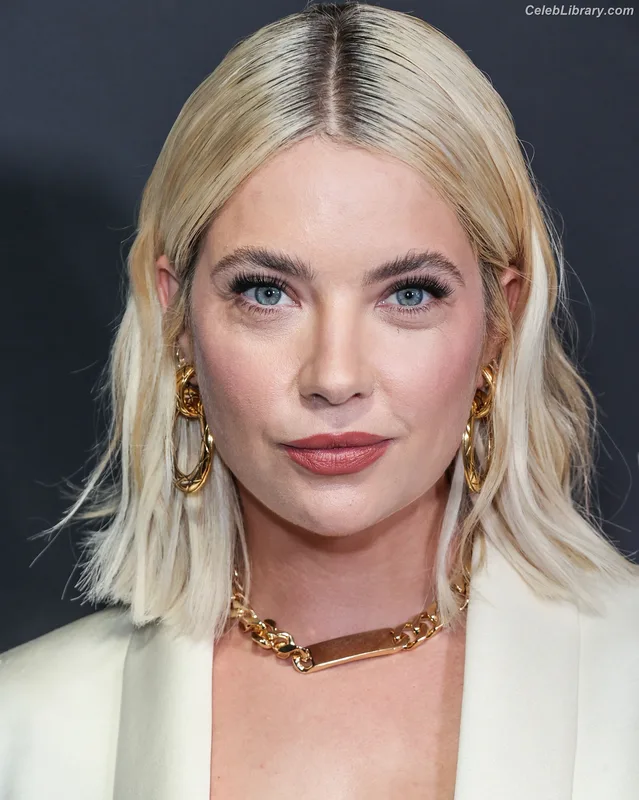 Ashley Benson photo 4 of 920