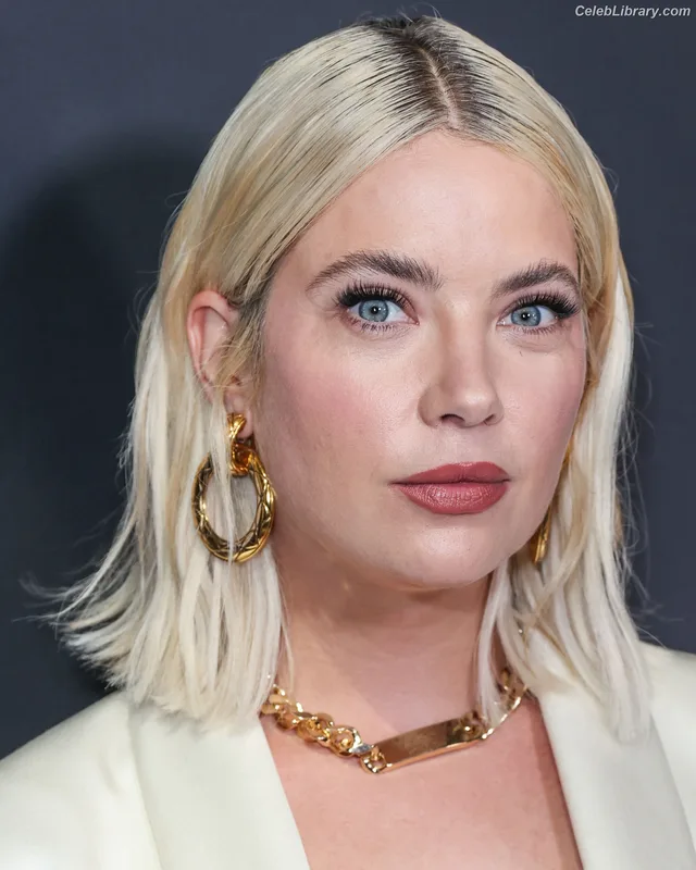 Ashley Benson photo 11 of 920