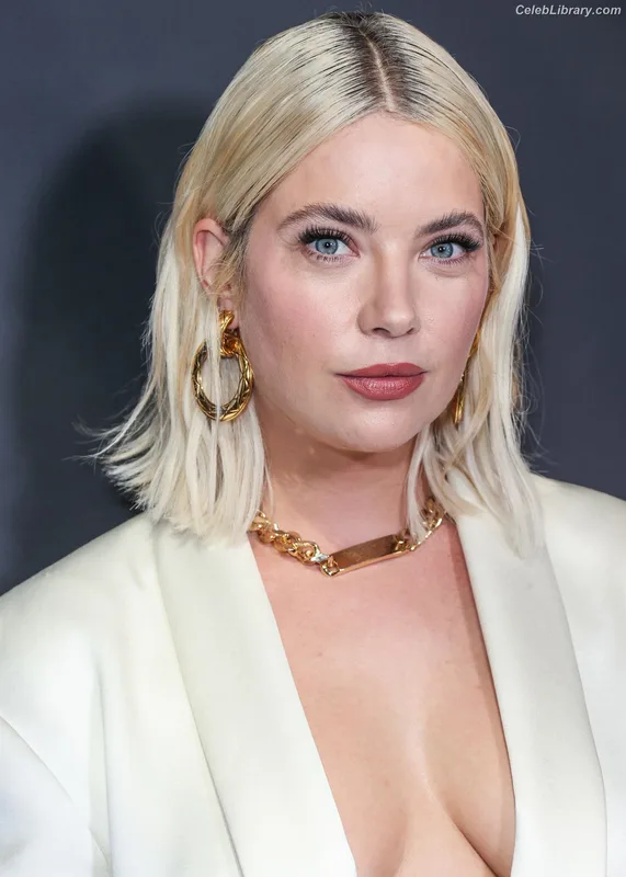 Ashley Benson photo 13 of 920