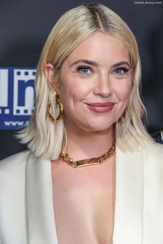 Ashley Benson photo 3 of 920