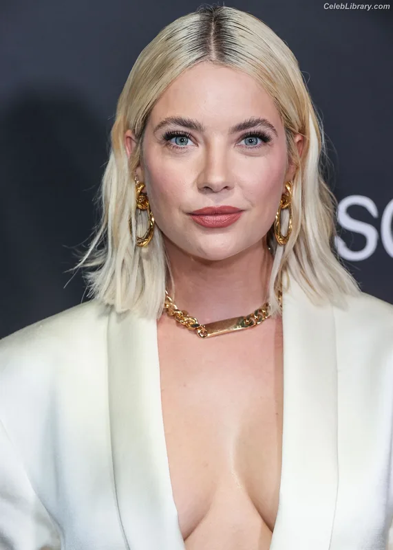 Ashley Benson photo 2 of 920