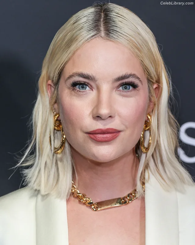Ashley Benson photo 13 of 920