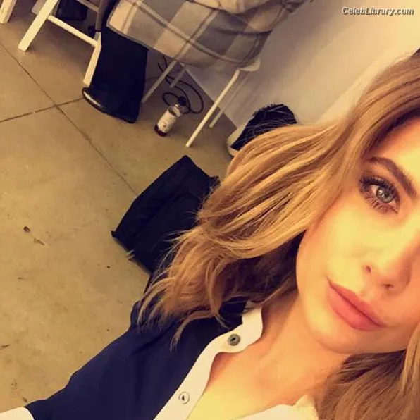 Ashley Benson photo 1 of 920
