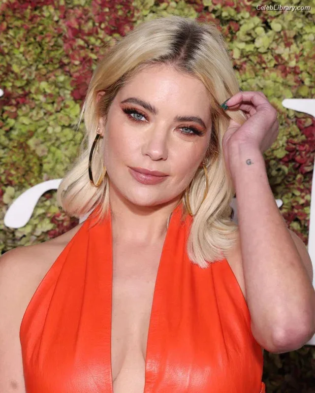 Ashley Benson photo 13 of 920