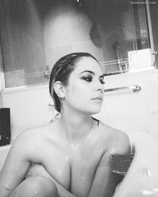 Ashley Benson photo 16 of 920